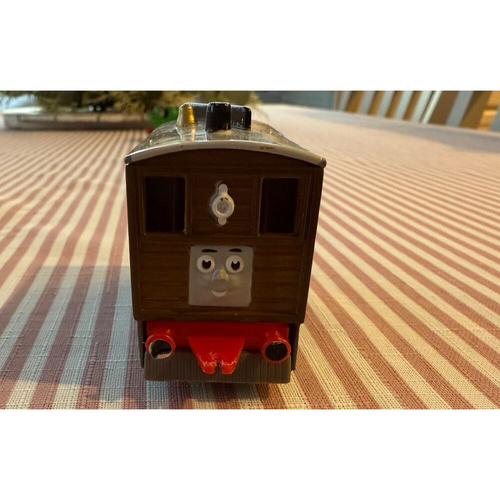 Vintage ERTL toy train #7 Toby Thomas and Friends Diecast Metal 1989 - Picture 5 of 6